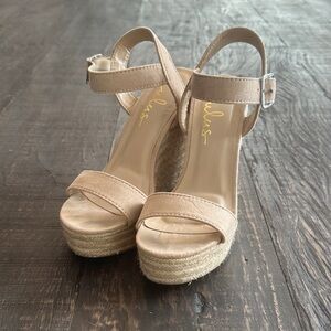 Lulu's Beige Wedge Platform Sandals Size 6.0